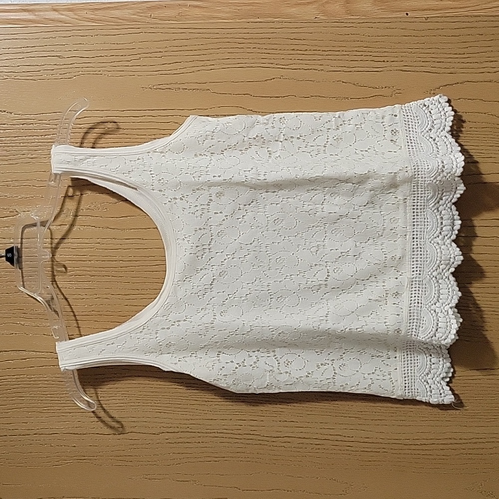 3-pack lace tank tops! - Picture 4 of 9